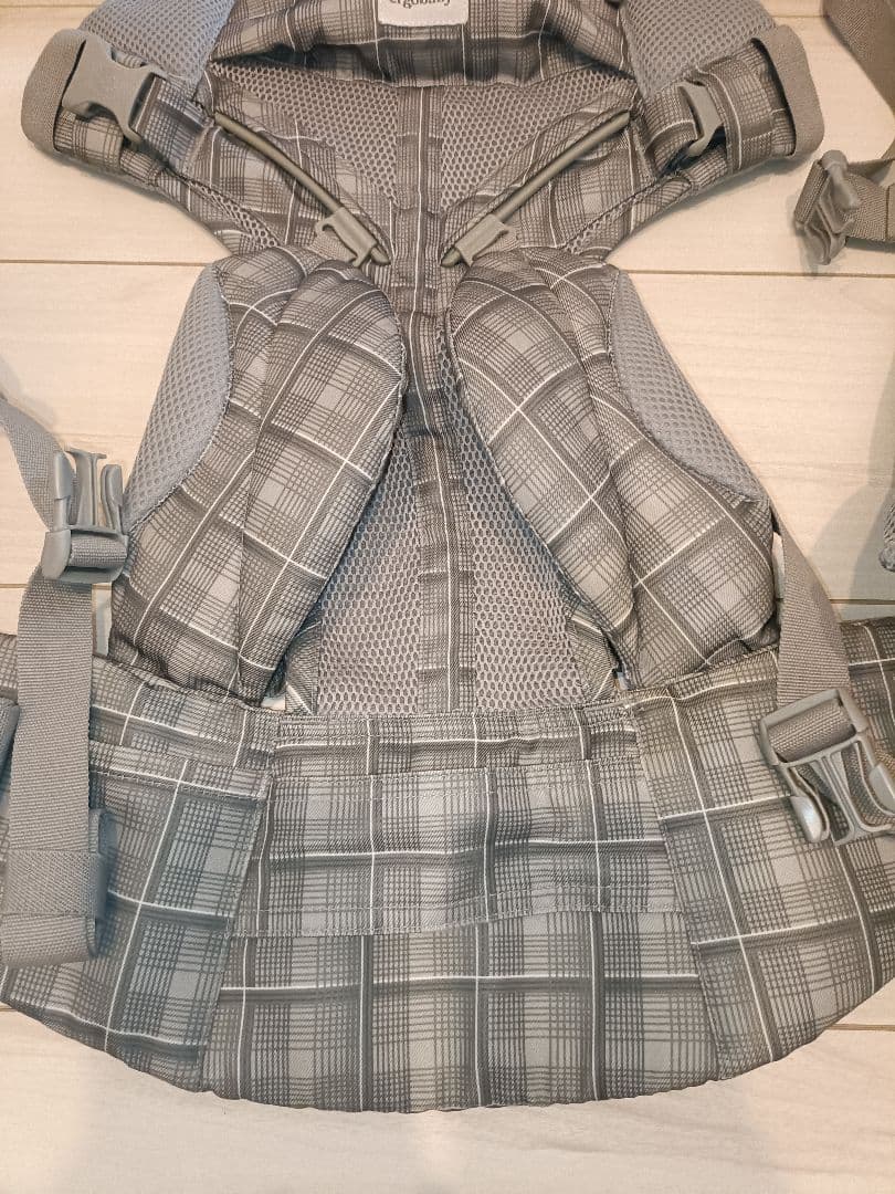 ergobaby 抱っこ紐 グレー・チェック柄 エルゴ　オムニ360 美品