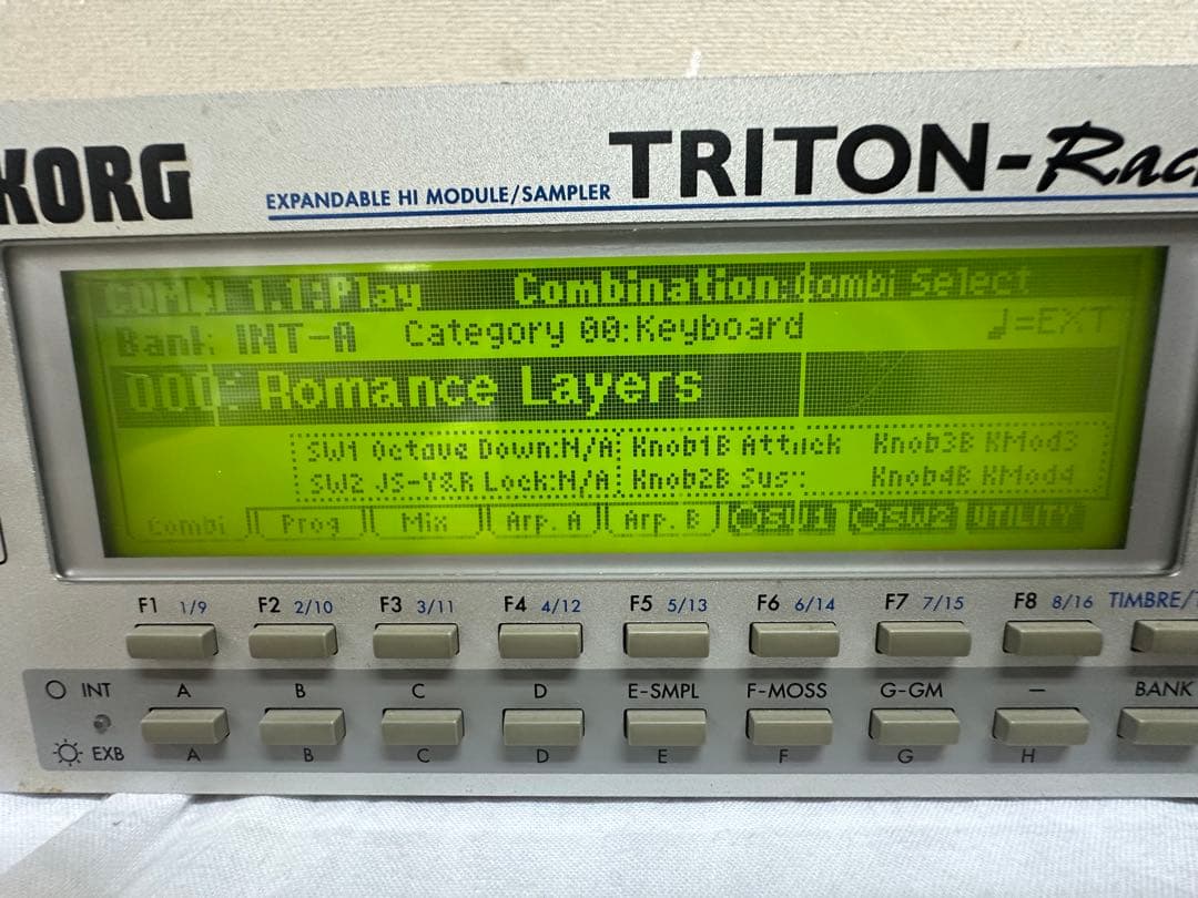 【名機】ビンテージ シンセ KORG TRITON-RACK コルグ トライトン