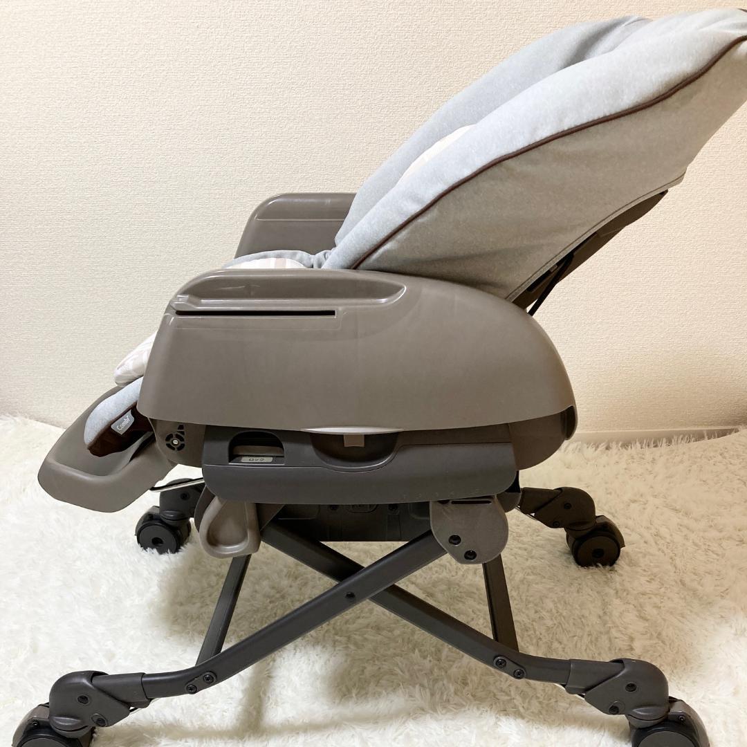 コンビ ネムリラ オートスウィング 電動ハイローチェア　4輪キャスター　グレー