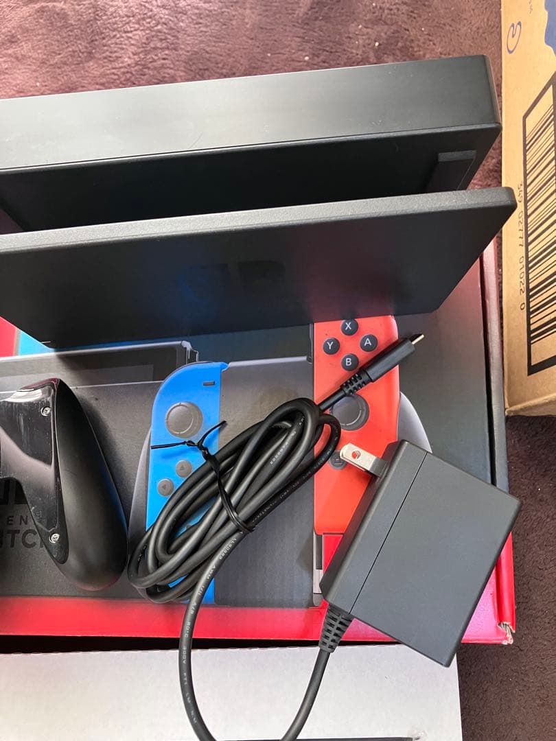 ♡*♡様 Nintendo Switch 本体 赤/青 Joy-Con付き