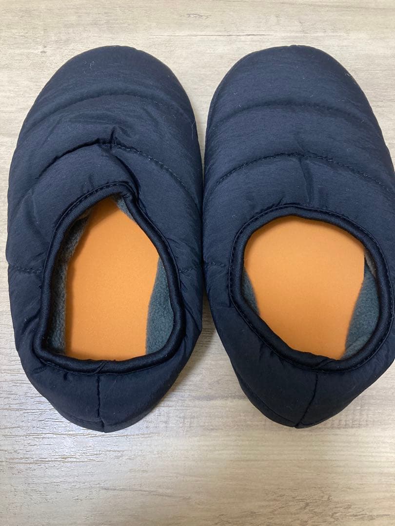 オーラ岩盤 あったかインナーベスト&あったか足湯気分ルームシューズ　2点セット