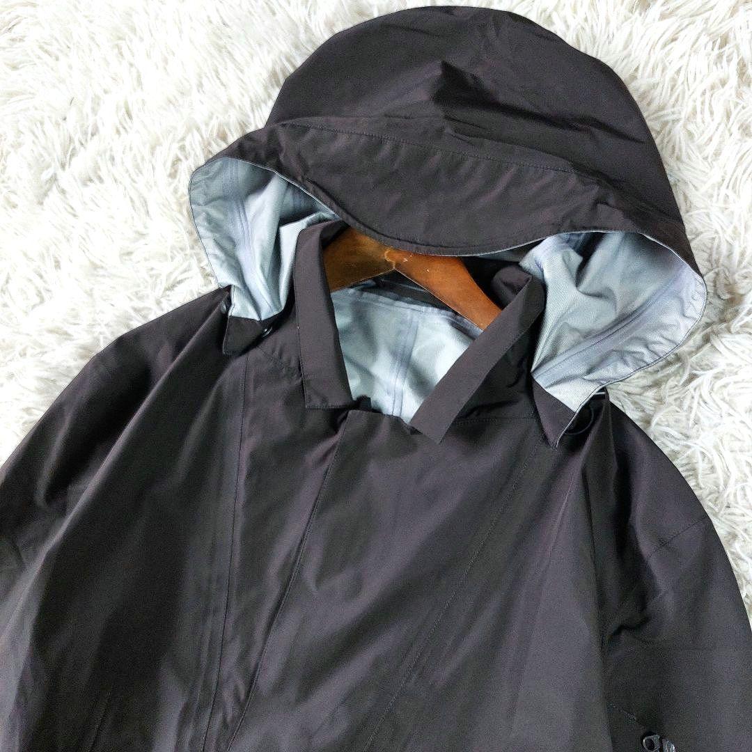 美品 tilak Poutrnik ワンポイント ロゴ ステンカラーレインコート