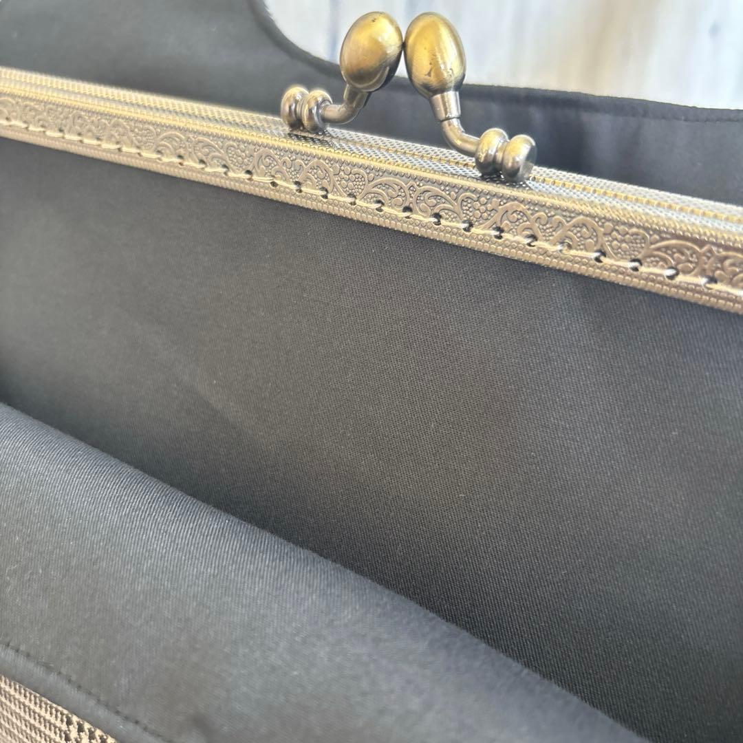 44　特大あおりがま口バッグ　ハンドメイド