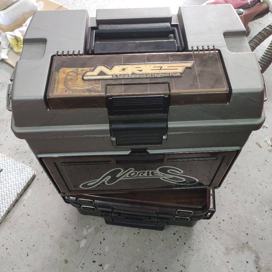 バスルアー　タックルボックス4つ　予備品　全て付けます　引退　レイドジャパン　等