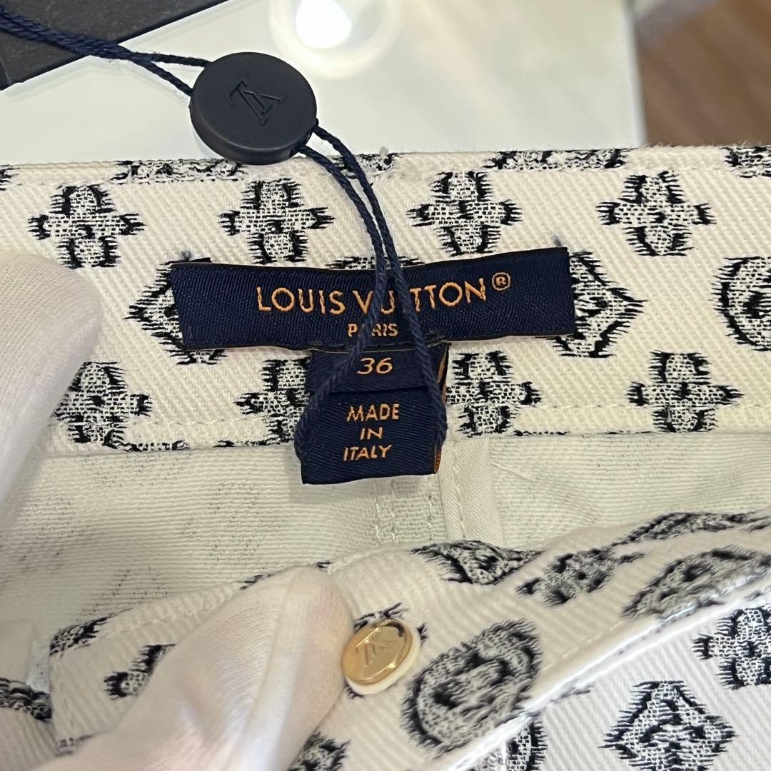LOUISVUITTON ブラーリィ　モノグラム　ミニスカート　デニム　ホワイト