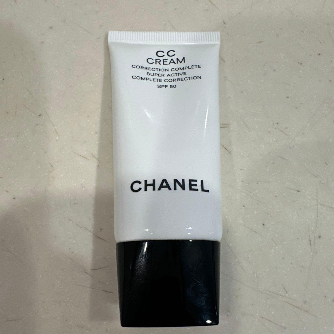 シャネルCCクリーム 10ベージュ　SPF50
