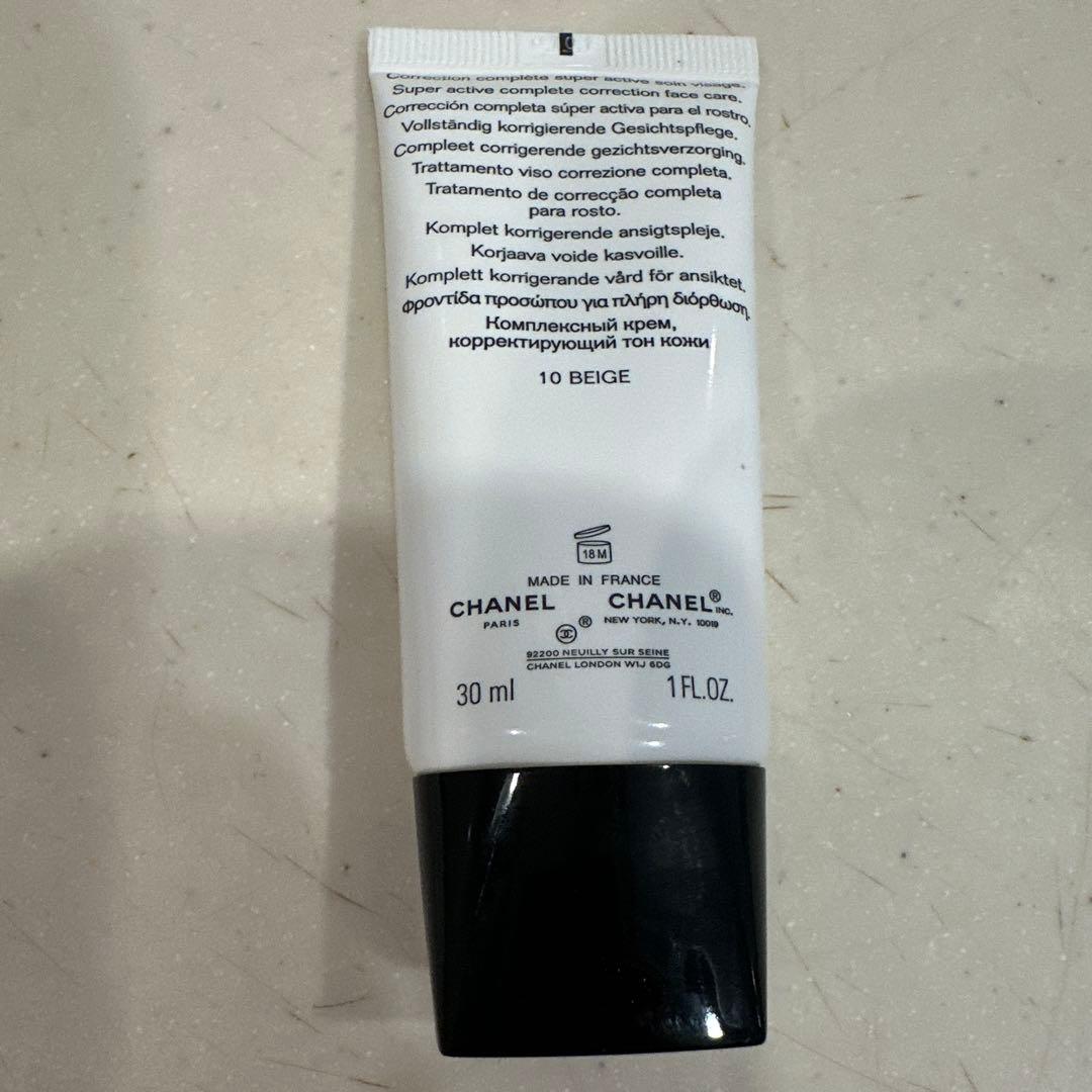 シャネルCCクリーム 10ベージュ　SPF50
