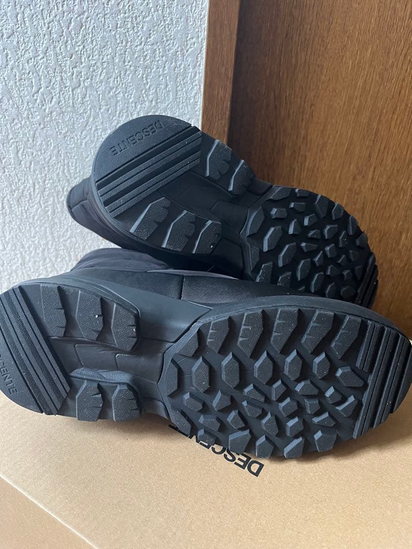 DESCENTE ブラックブーツ