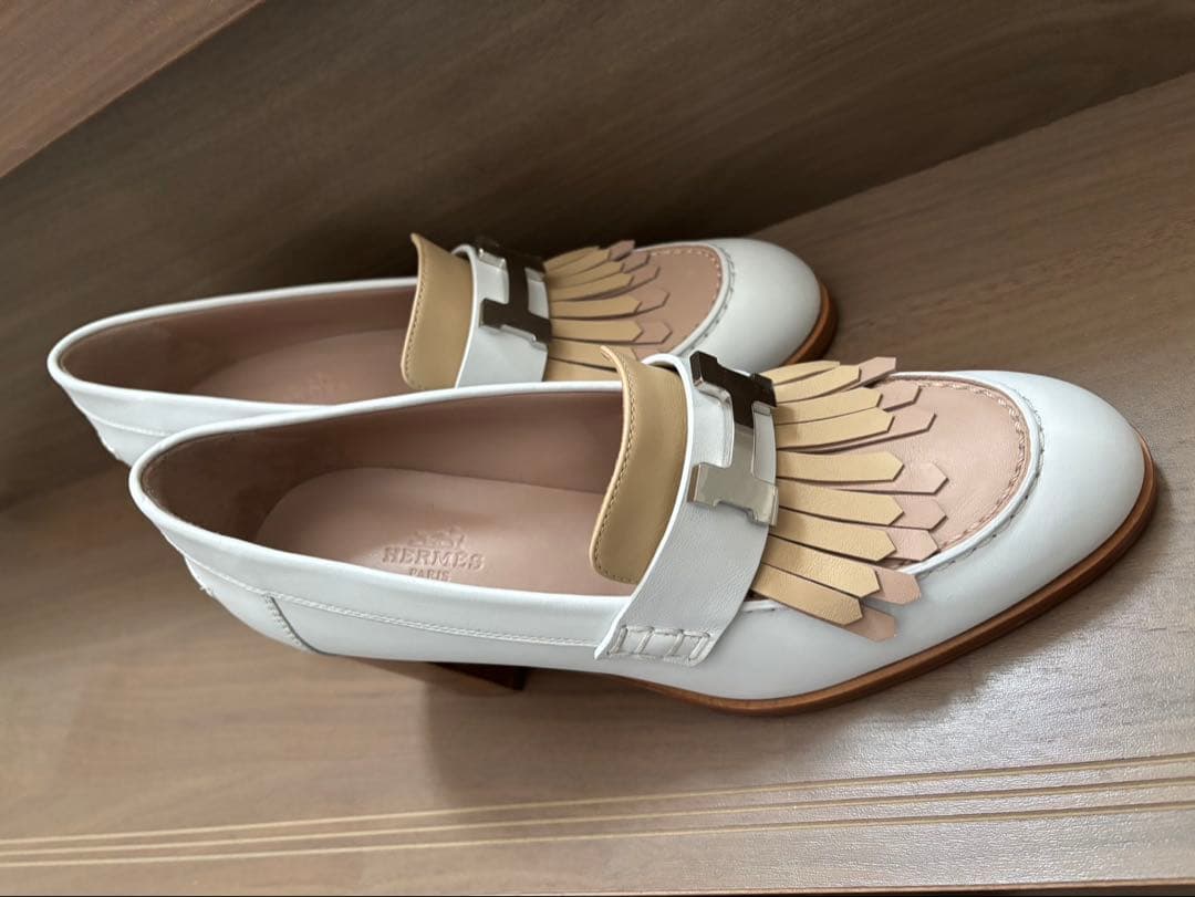 エルメス エリゼ レザー H金具 フリンジ パンプス ホワイト