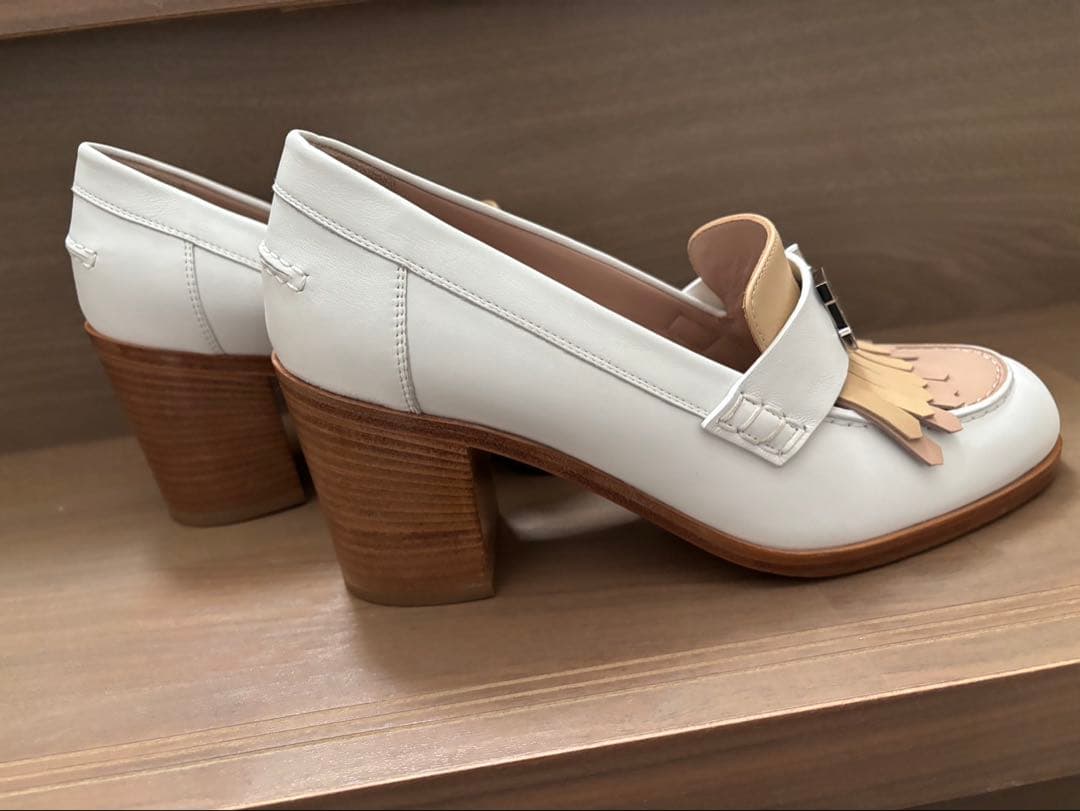 エルメス エリゼ レザー H金具 フリンジ パンプス ホワイト