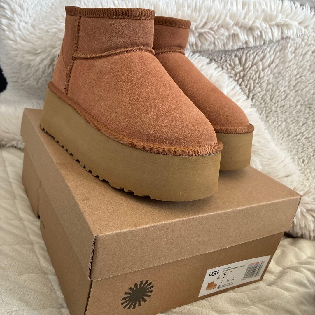 【新品】 UGG 24㎝　チェスナッ　厚底　ムートンブーツ