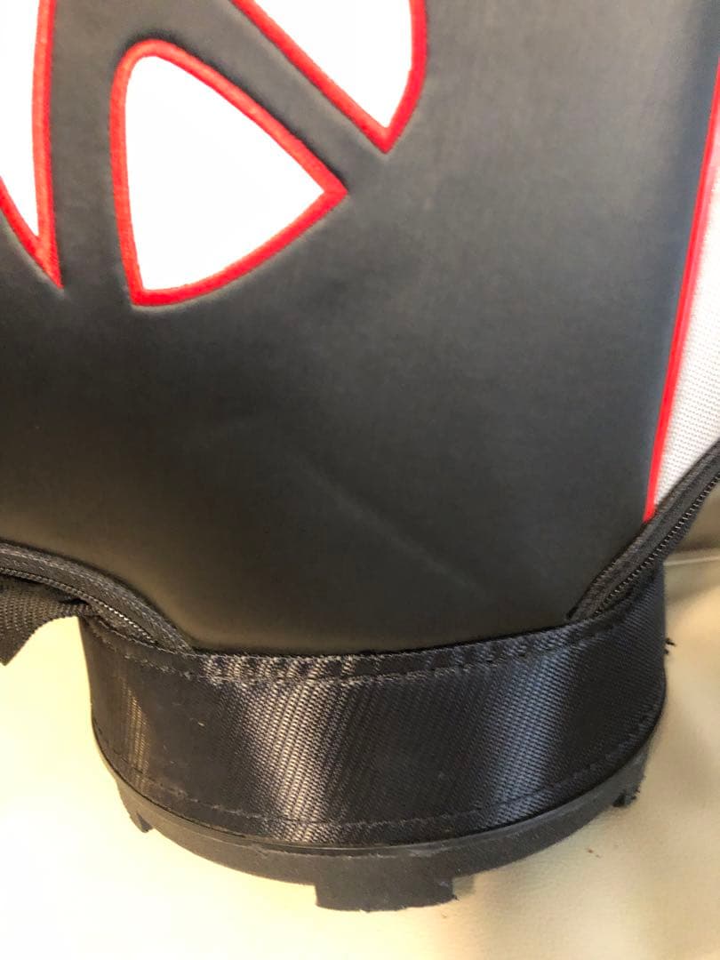 【送料込み】大人気　テーラーメイド トゥルーライト キャディバッグ ブラック