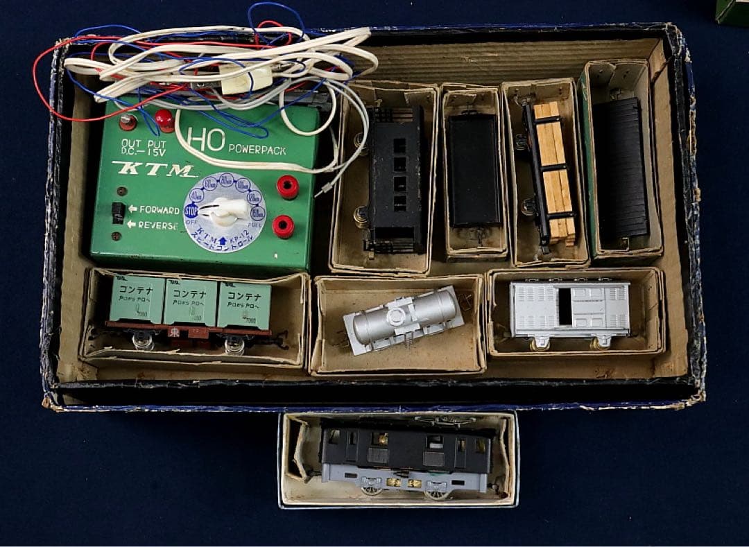 5070■KTM HO(16番) 貨物列車8両＋レール27本 セット