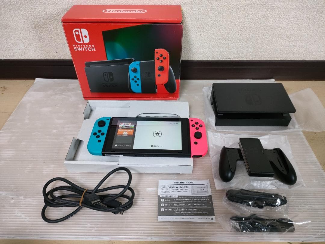 ほぼ未使用美品 任天堂 スイッチ本体 HAC-001バッテリー強化版 2022y