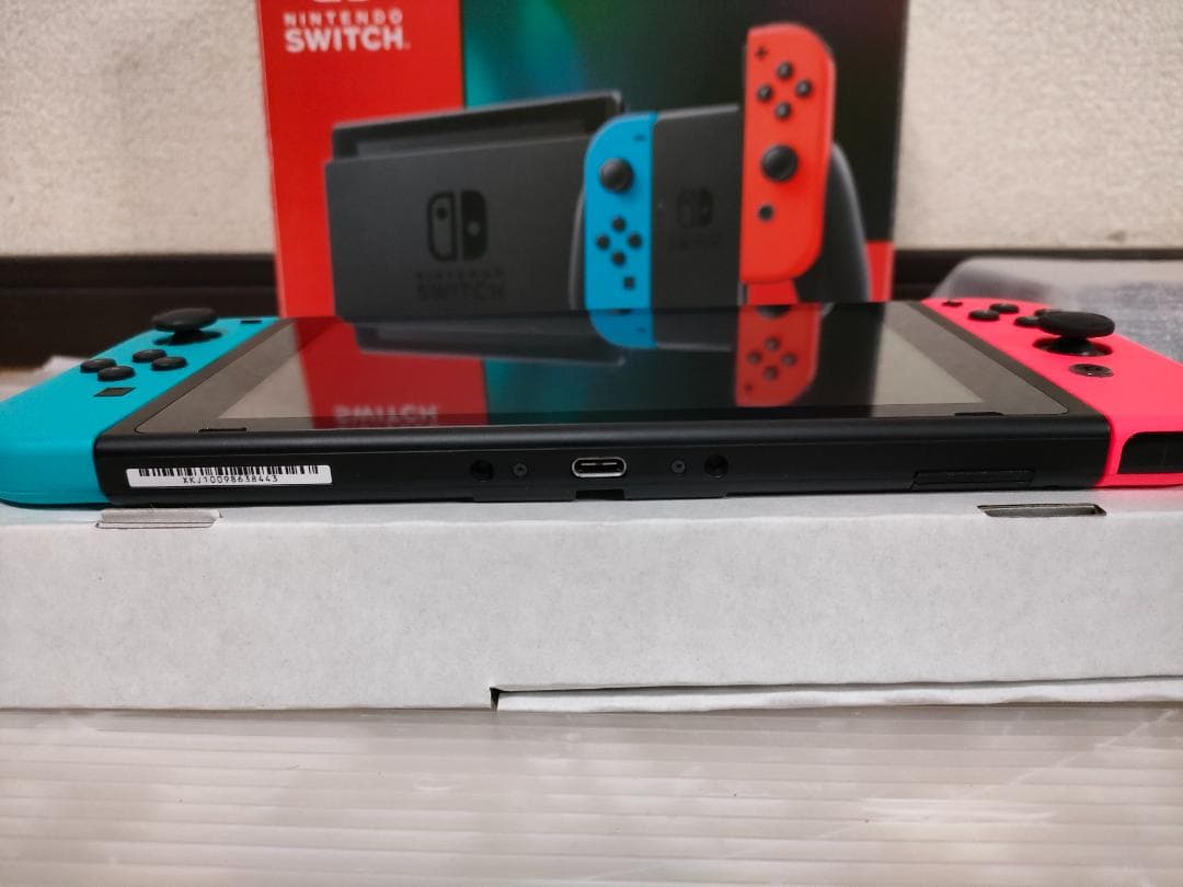 ほぼ未使用美品 任天堂 スイッチ本体 HAC-001バッテリー強化版 2022y