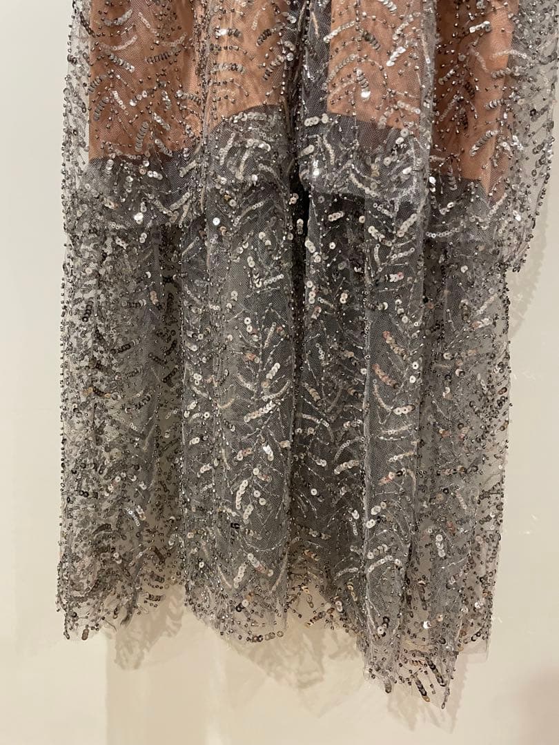 セルフポートレイト風　パーティワンピース　キラキラ　スパンコール　ビーズ