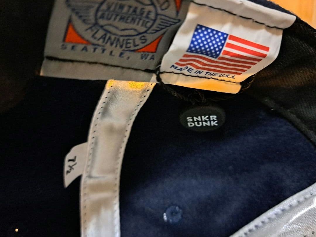 新品タグ付き♪Supremeキャップ⭐ネイビー