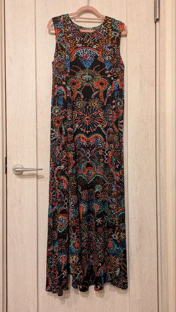 プリーツプリーズ ノースリーブワンピース 花火柄 サイズ5