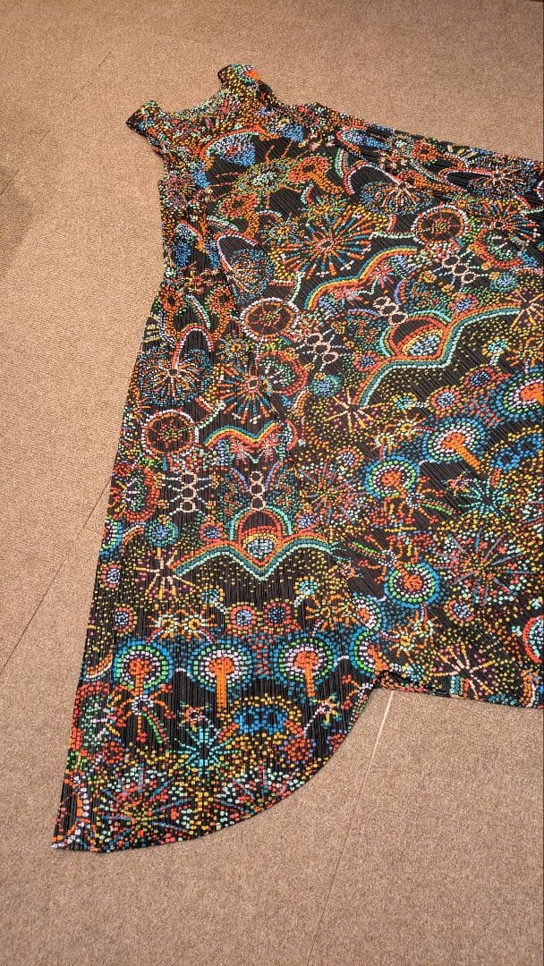 プリーツプリーズ ノースリーブワンピース 花火柄 サイズ5