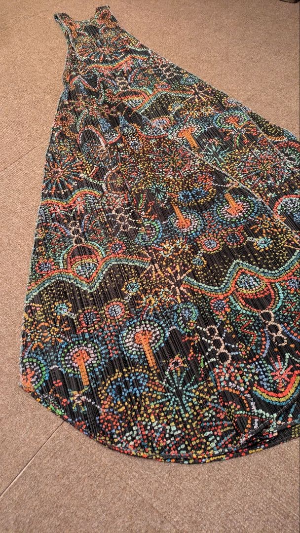 プリーツプリーズ ノースリーブワンピース 花火柄 サイズ5