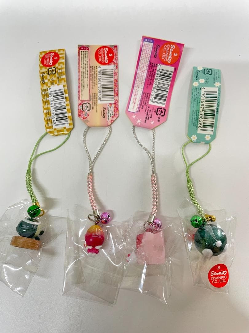 ◆サンリオ HELLO KITTY ご当地ストラップ 27個セット 　08270