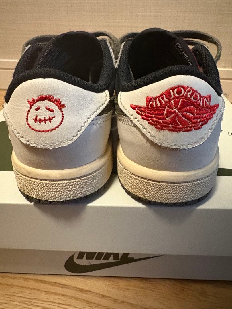 エアジョーダン1 トラヴィススコット オリーブ 18cm