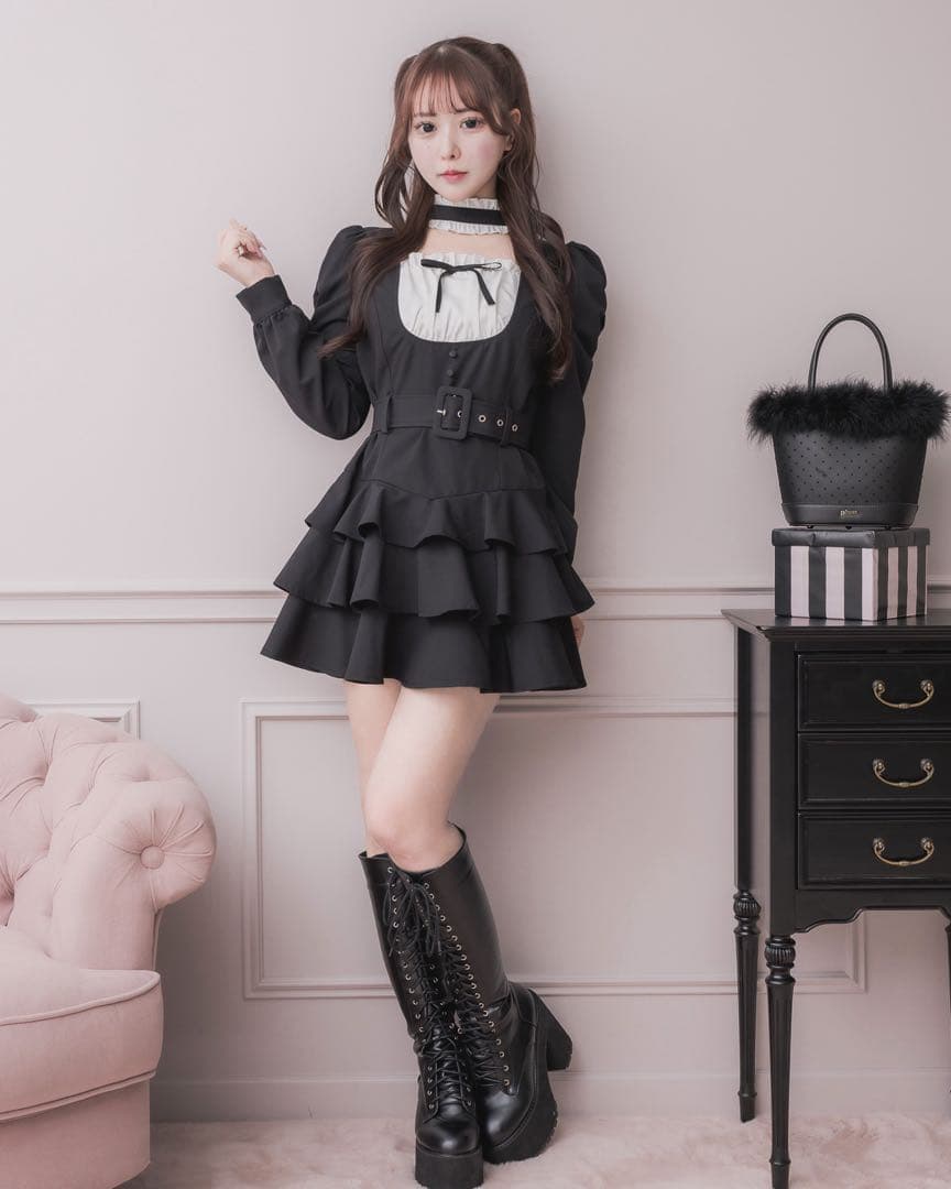 pium チョーカーフリルティアードワンピース ブラック ピウム