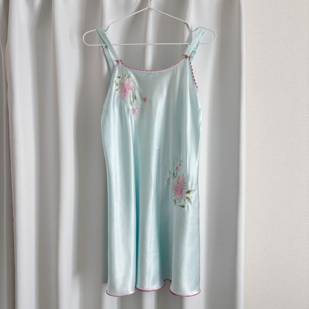 【ヴィンテージ】水色花柄刺繍入りキャミソール
