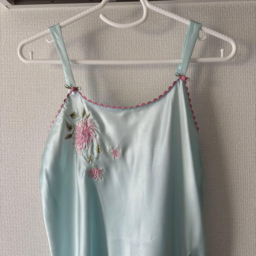 【ヴィンテージ】水色花柄刺繍入りキャミソール