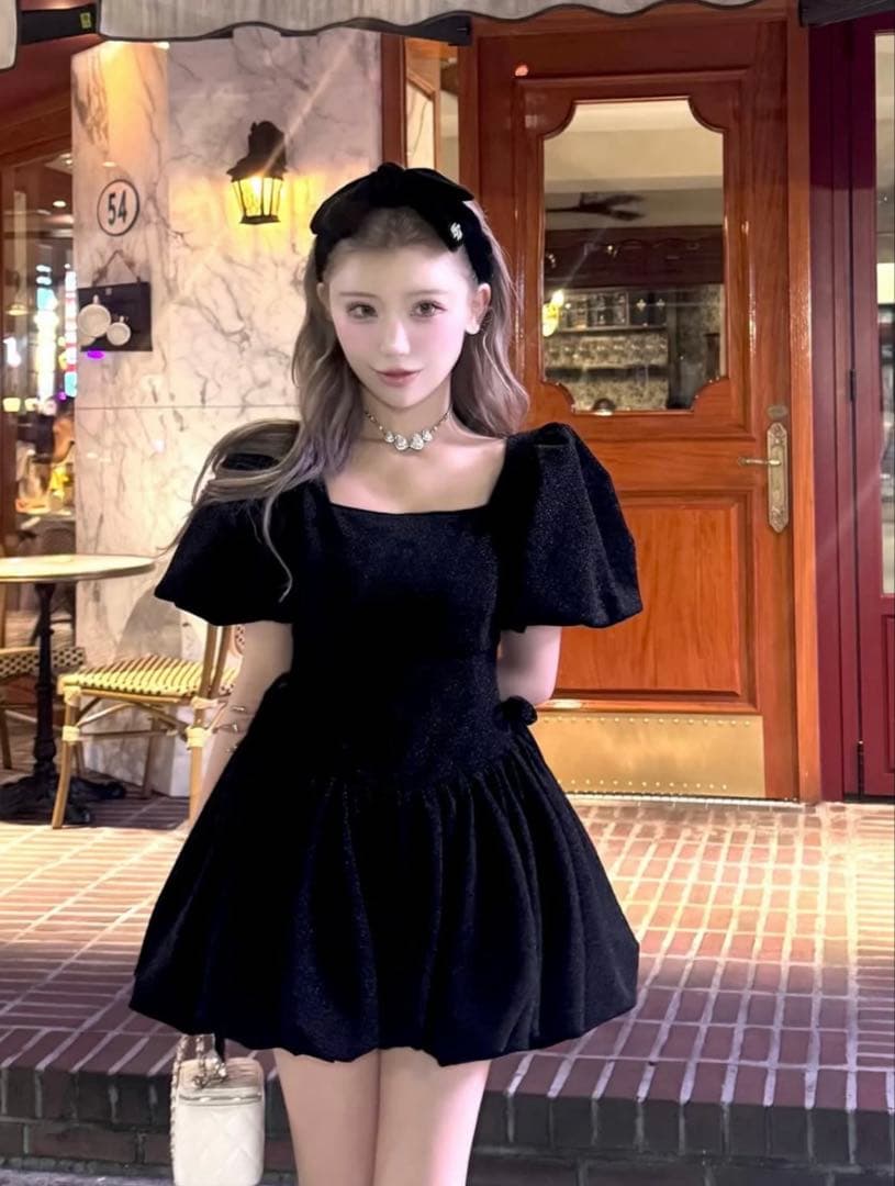 レース付きブラックミニワンピース