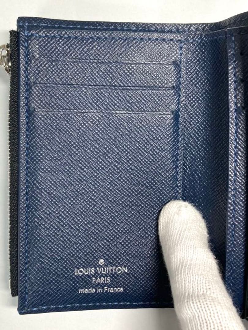 美品　ルイヴィトン　エピ　ノワール　LVサークル　チェーン付き　三つ折り財布