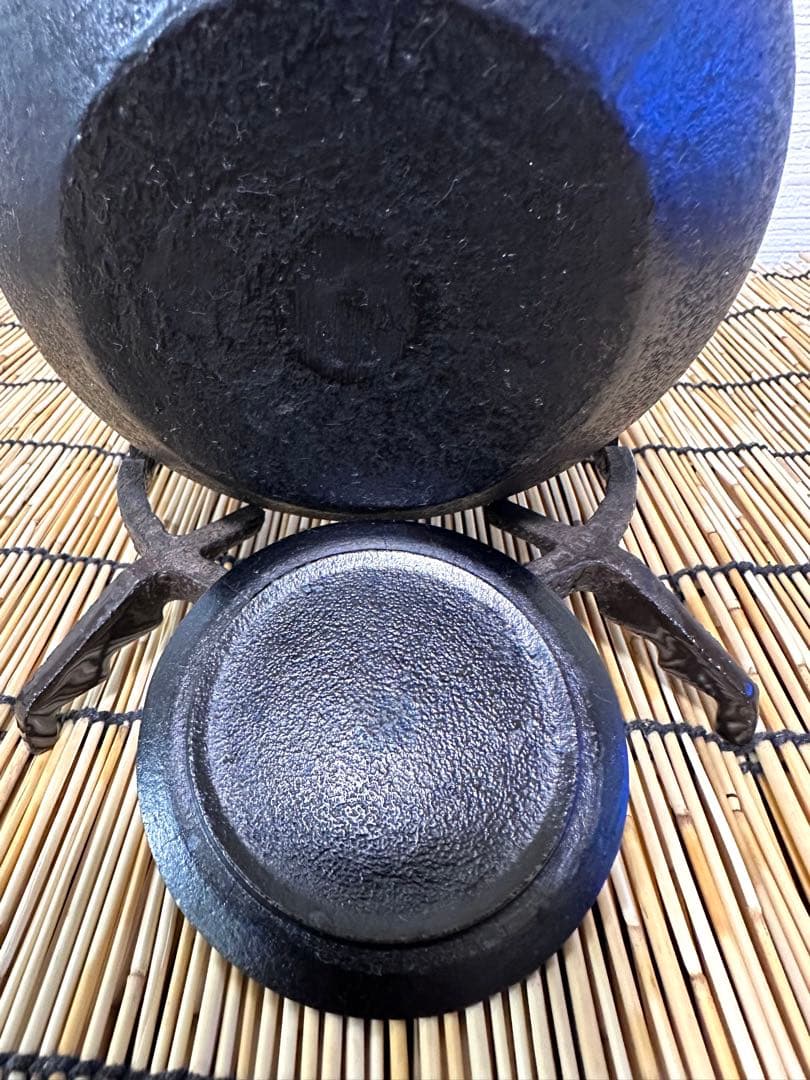 未使用品　南部伝統工芸士 及川寛治作　１３型姥口 馬　南部鉄瓶　南部鉄器　鉄瓶