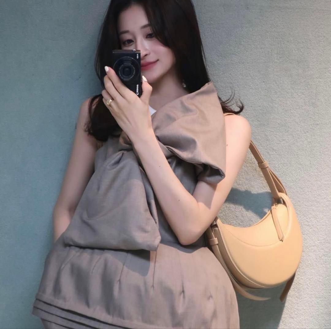 【値下げ中】Bibiy リボントップス　sarah ribbon top