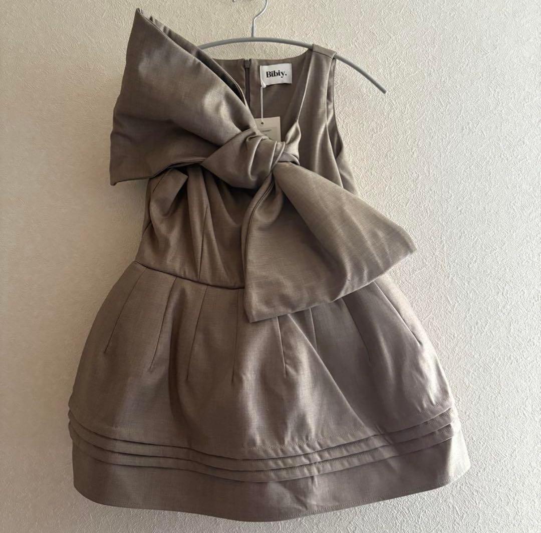 【値下げ中】Bibiy リボントップス　sarah ribbon top