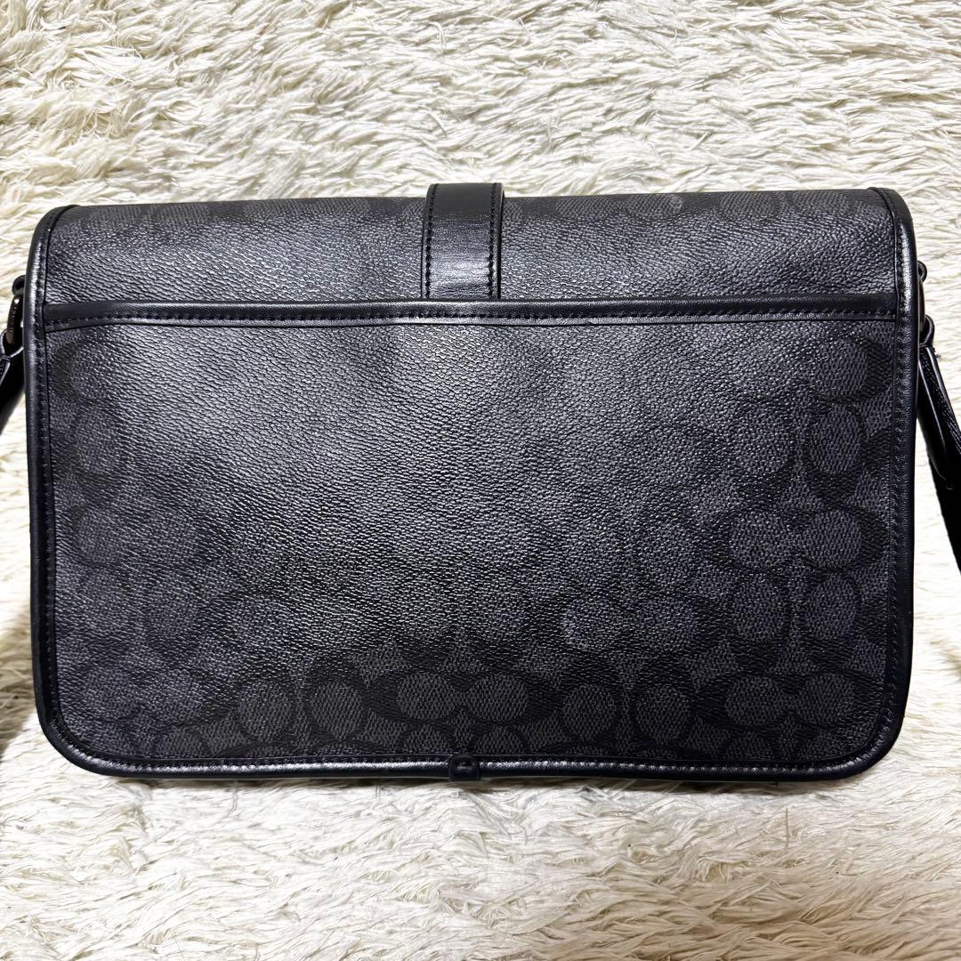 現行　コーチ　リーグ　メッセンジャーバッグ　斜め掛け　シグネチャー　ショルダー