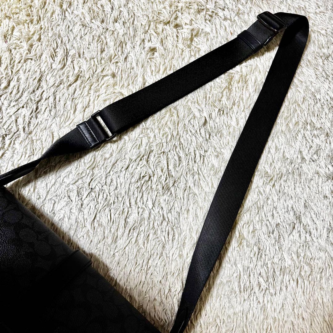 現行　コーチ　リーグ　メッセンジャーバッグ　斜め掛け　シグネチャー　ショルダー