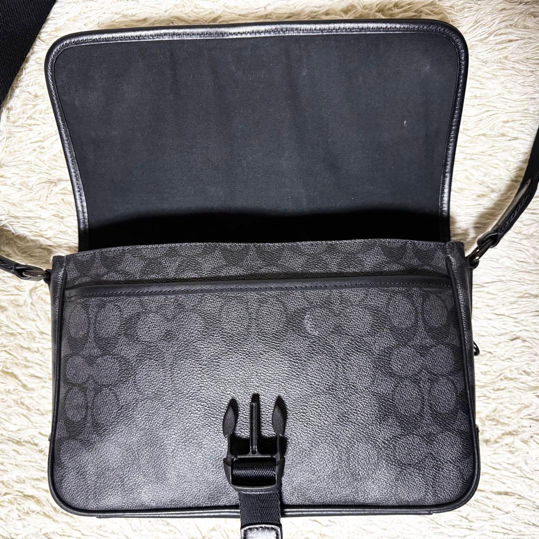 現行　コーチ　リーグ　メッセンジャーバッグ　斜め掛け　シグネチャー　ショルダー