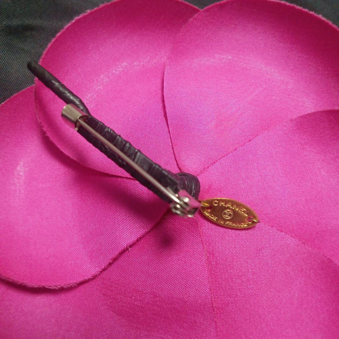 希少 レアカラー CHANEL カメリア　フューシャピンク ブローチ コサージュ