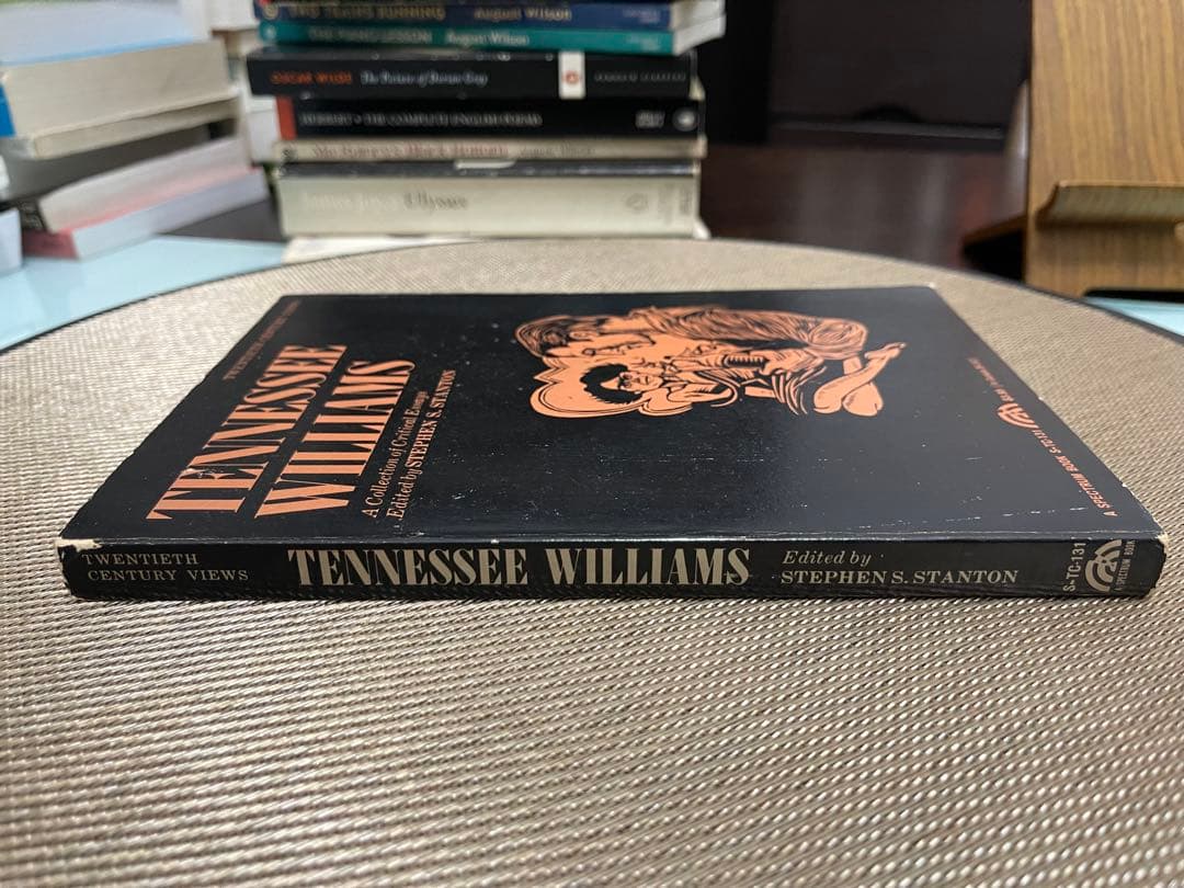 洋書 Tennessee Williams: Critical Essays