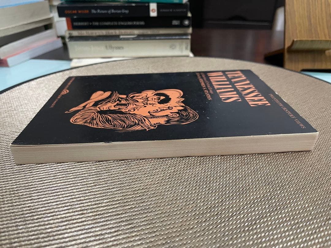 洋書 Tennessee Williams: Critical Essays