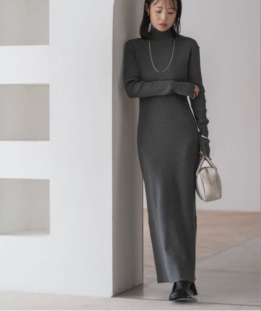 リブハイネックロングワンピース　未使用品