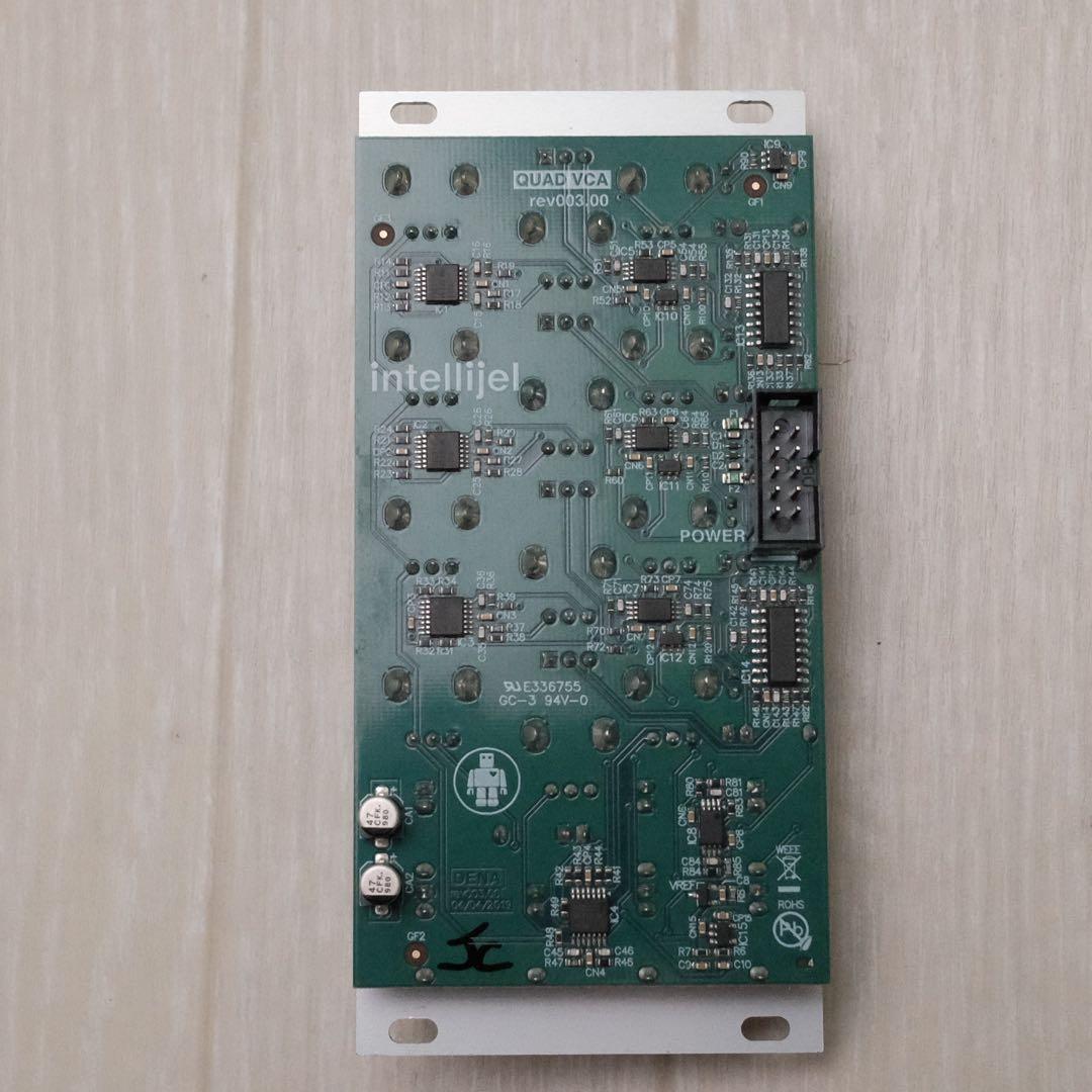 鍵盤楽器 Intellijel Quad VCA