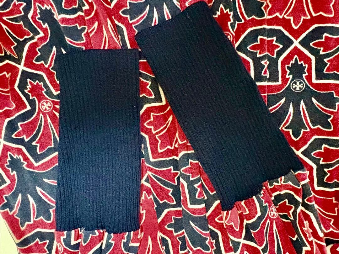 ❤️TORY BURCH シルク混　憲章付き　ロゴボタン　総柄　XS