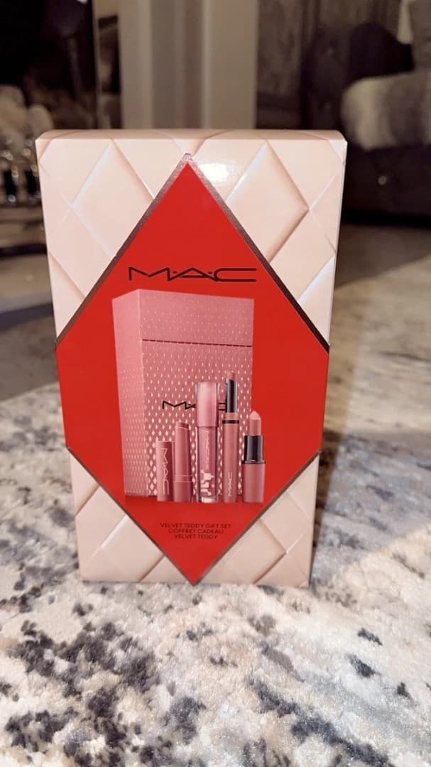 2025最新ホリデーコレクション M・A・C マックトータリーテディリップキット