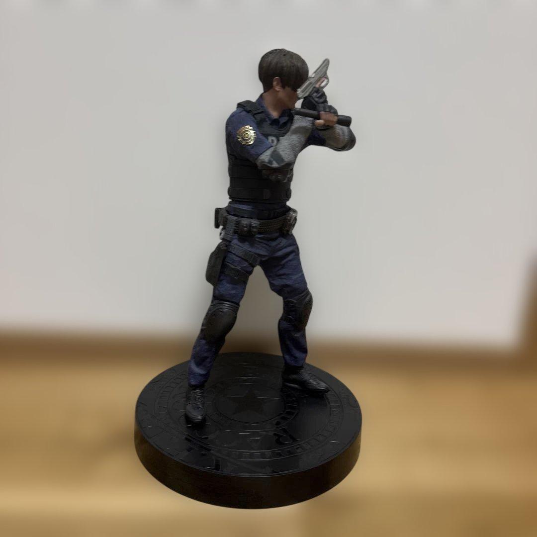 バイオハザードRE:2 コレクターズエディション同梱品 レオンケネディフィギュア