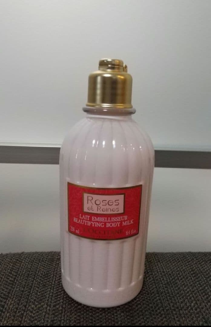 4点組♡ロクシタン ローズの香り　香水　ボディミルク　ハンドクリーム　練香水