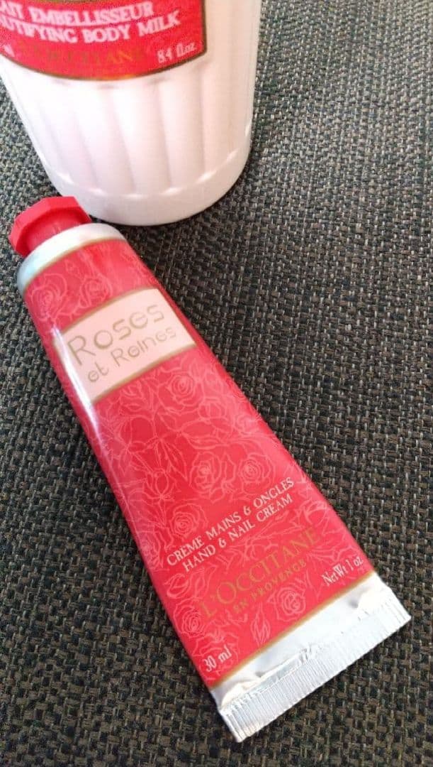 4点組♡ロクシタン ローズの香り　香水　ボディミルク　ハンドクリーム　練香水