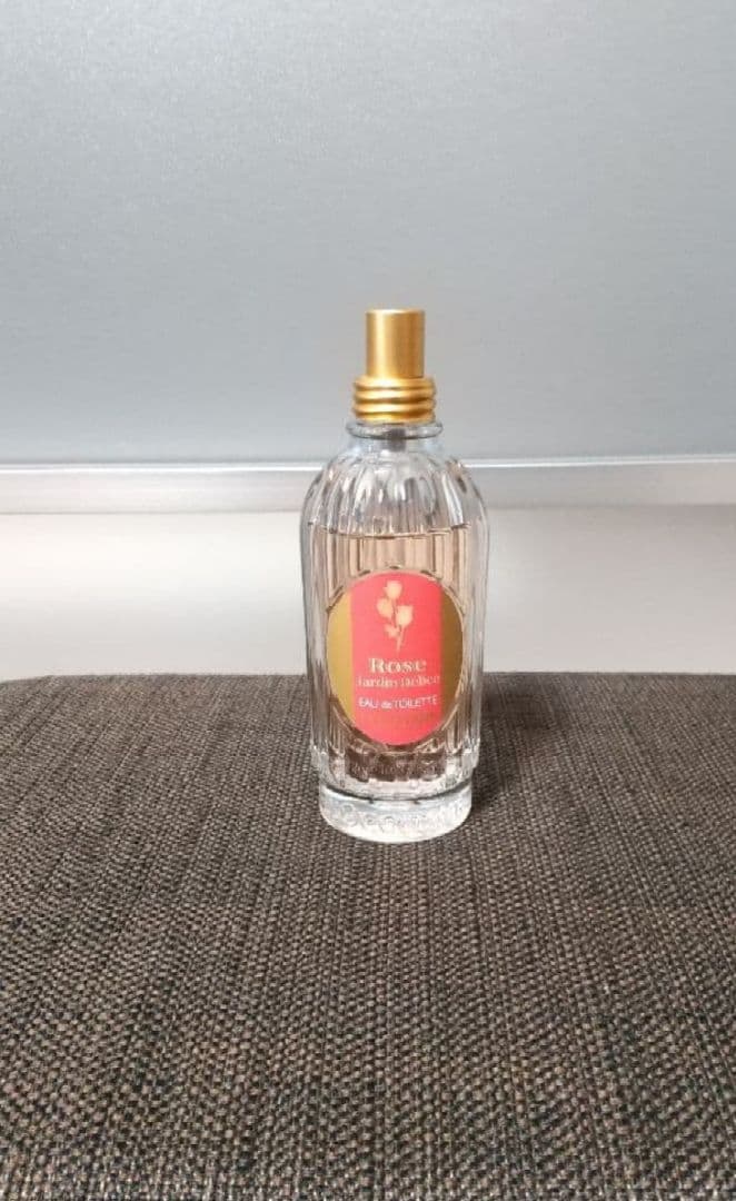 4点組♡ロクシタン ローズの香り　香水　ボディミルク　ハンドクリーム　練香水