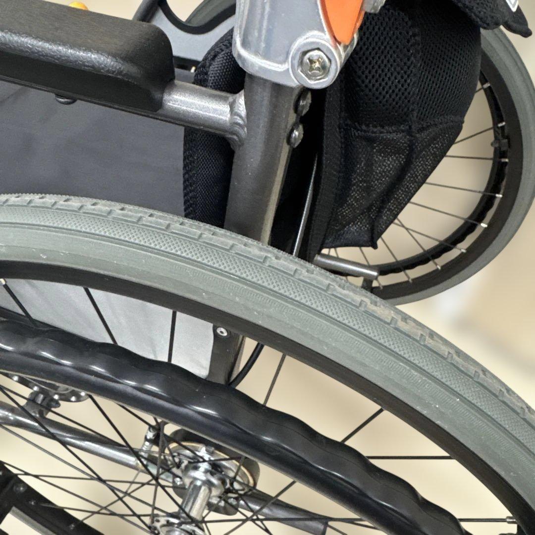 【美品】actmore 自走用 車椅子 介助ブレーキ付き 軽量 折りたたみ