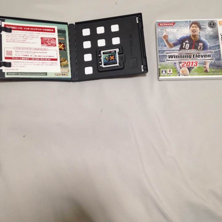 3DS本体と、カセット２つ